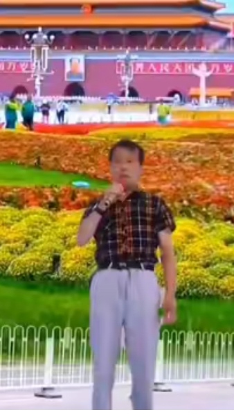 人老不服老，唱歌秀年轻